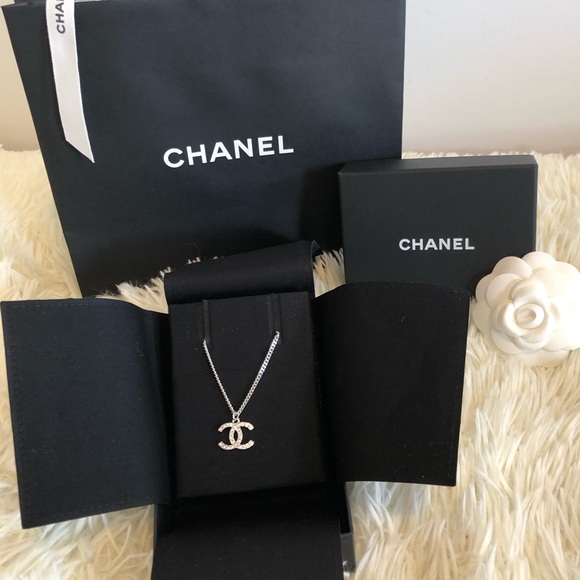 Chanel Necklace - Picture 1 of 4